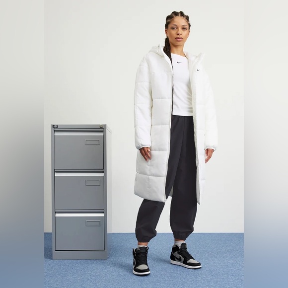 Nike Jackets & Blazers - Nike Women's White Long Classic Puffer Therma-Fit Jacket Hooded ParkaFB7675-133
